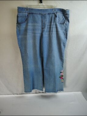 Light Blue Embroidered Women’s Denim Capris